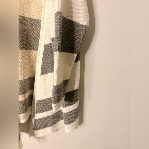 LaJu Cardigan - Picture 8 of 10